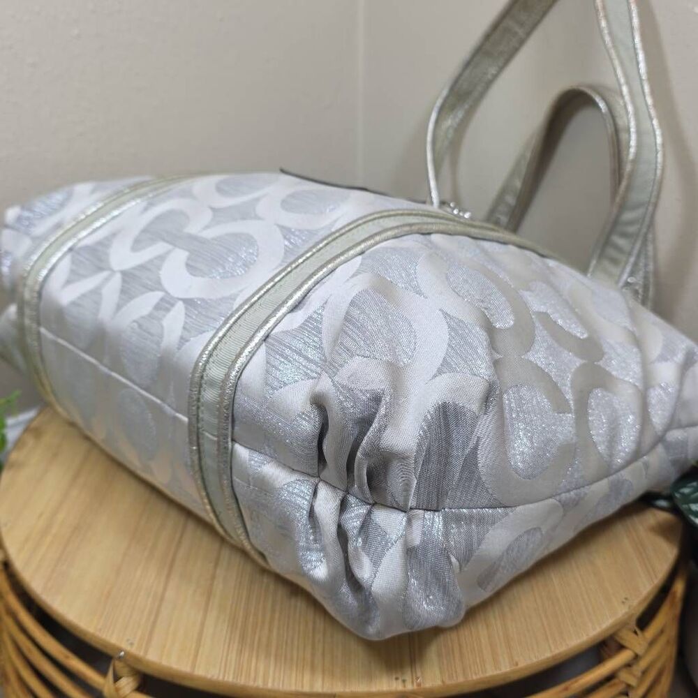 Coach Poppy Glam Tote Bag G0973-14439 – Shimmer Silver Op Art Metallic Signature - Picture 4 of 16